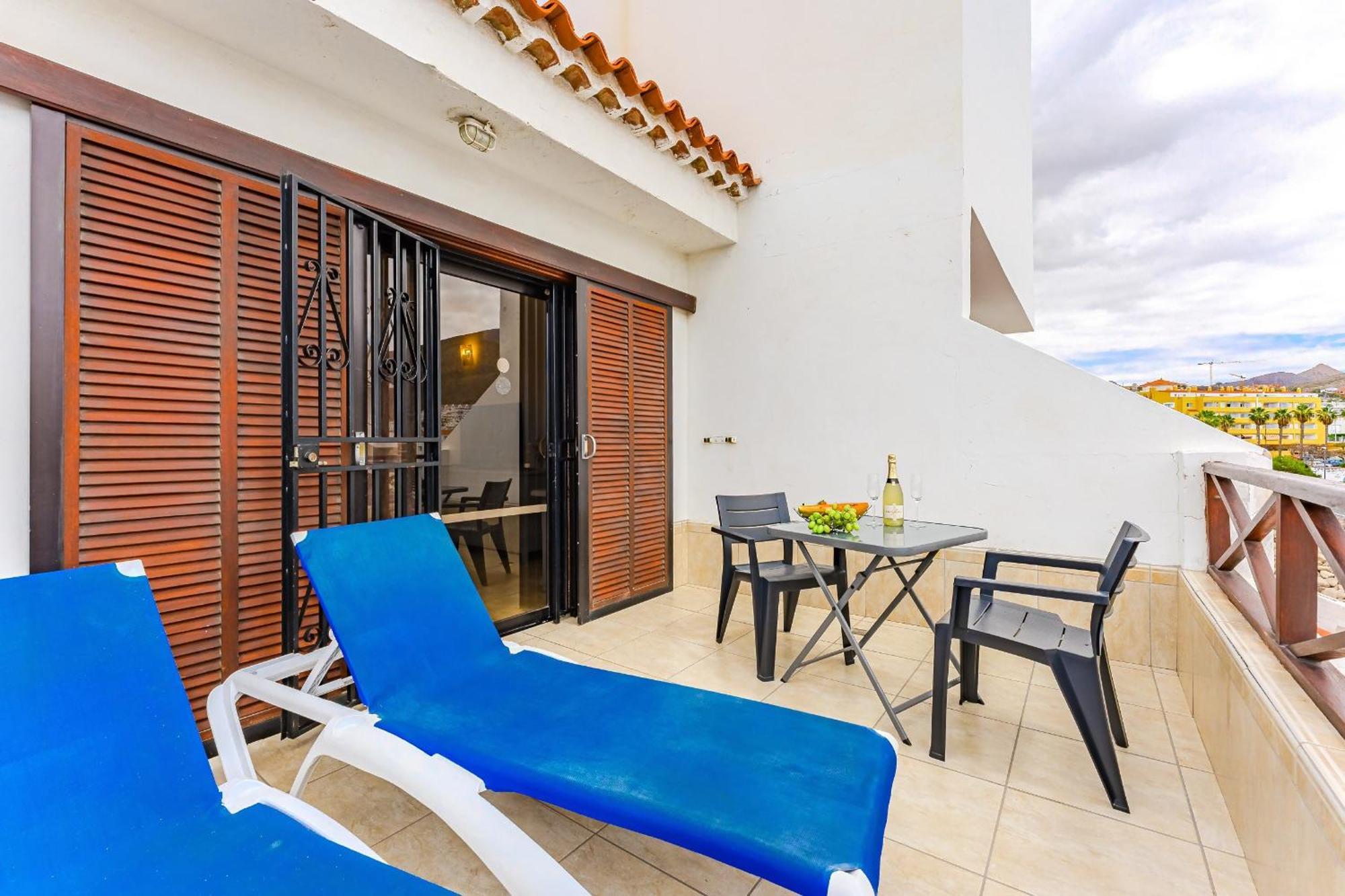 Blue Cristianos By Welcome Tenerife Los Cristianos  Bagian luar foto